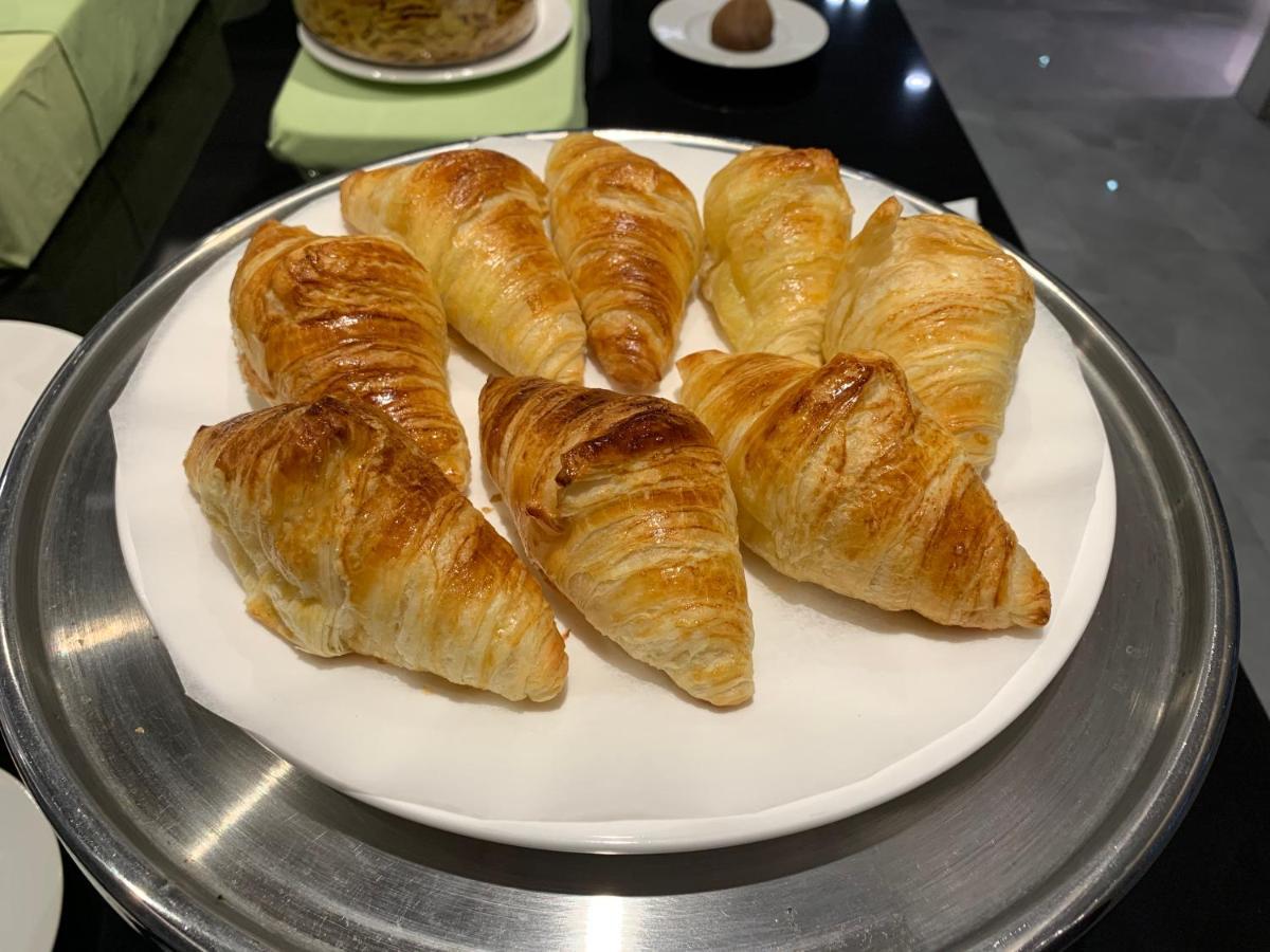 Thana Wisut Hotel Bangkok Eksteriør bilde