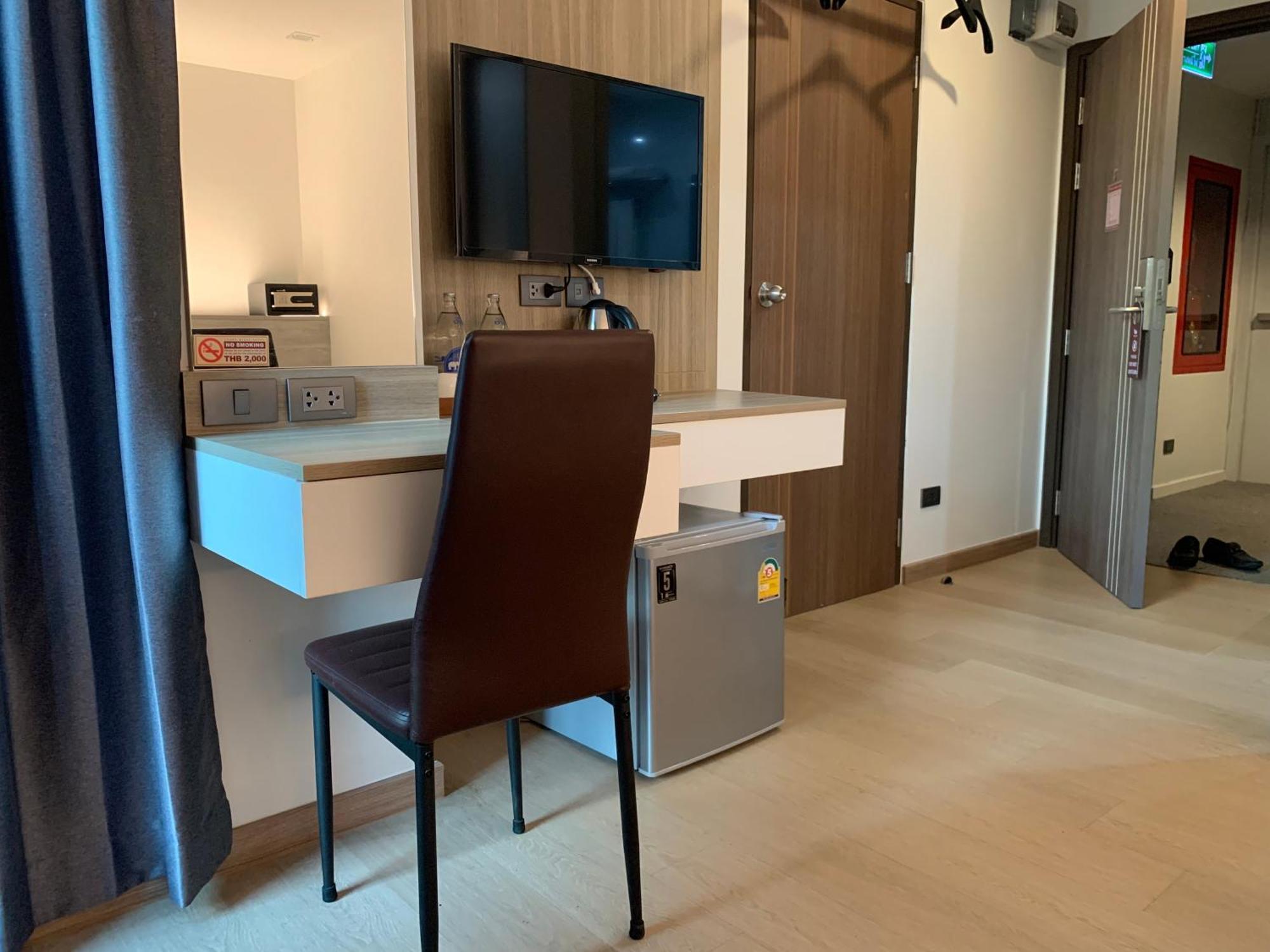 Thana Wisut Hotel Bangkok Eksteriør bilde
